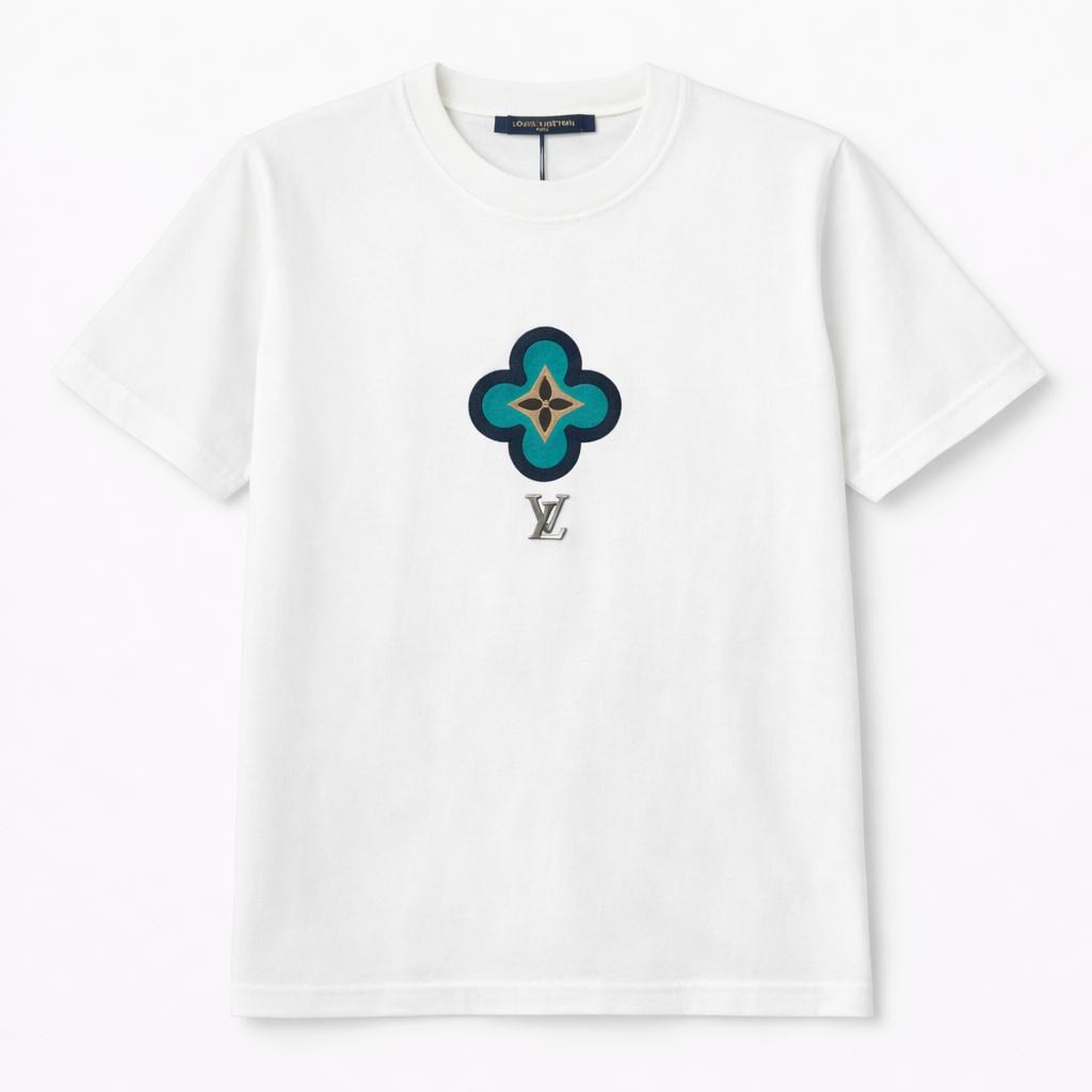 Tricou Alb Premium „Emerald Monogram” – Bumbac Organic cu Emblemă Texturată Turcoaz