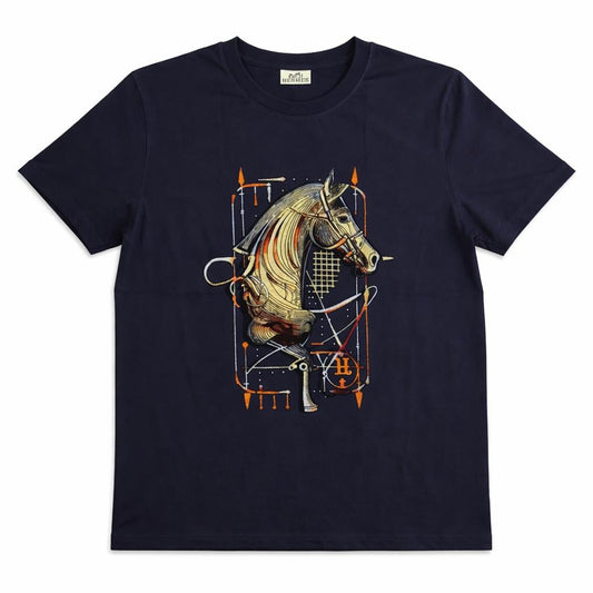Tricou Navy Premium „Modern Heritage” – Imprimeu Grafic Ecvestru și Accente Arhitecturale